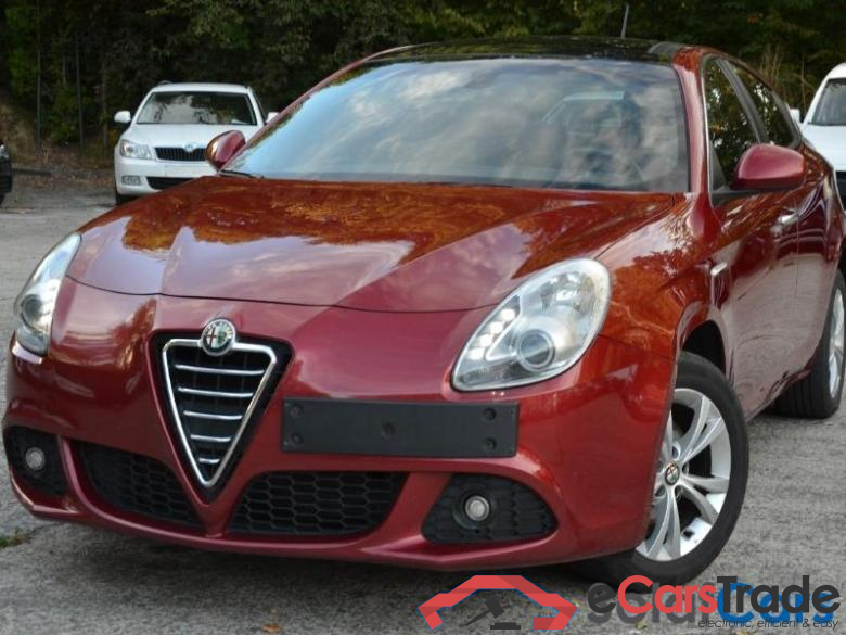 Alfa Romeo Giulietta DISTINCTIVE 1.6JTDM 105Hp DPF Pano Navi Leather Klima PDC...