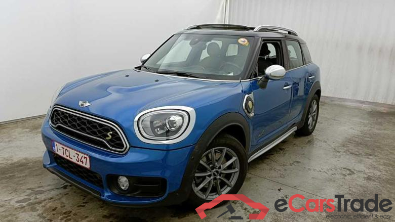 Mini Countryman Cooper S E ALL4 AT 5d LED, Leather Sport Seats, Pan. Roof (total options: 8 669,44 Ex.Vat)