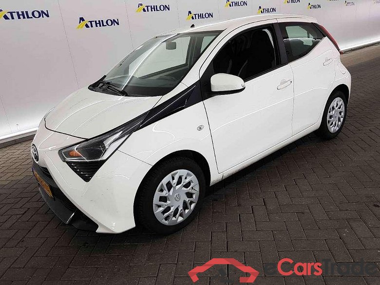 TOYOTA Aygo 1.0 VVT-i x-play 5D 53kW #1