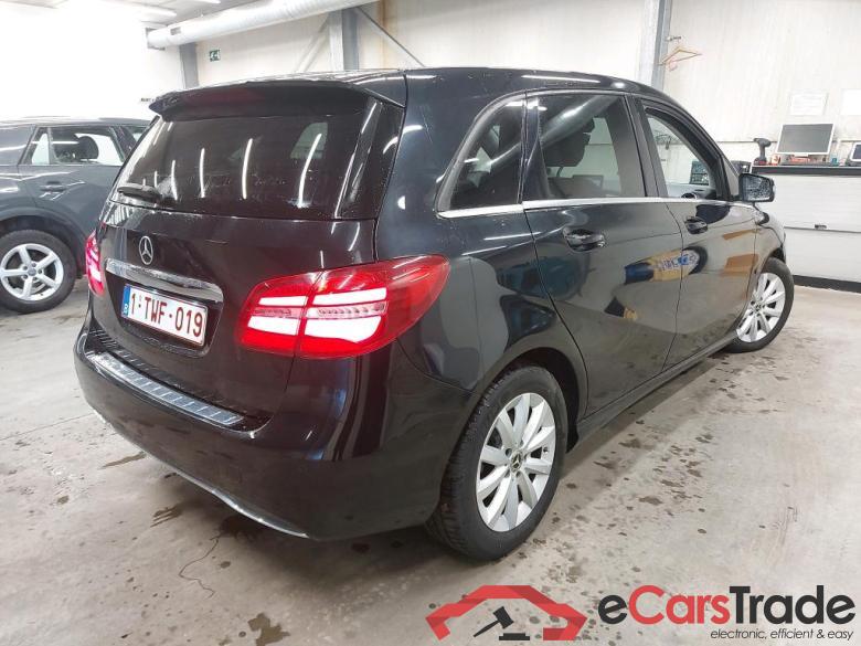 Mercedes B 180 d Style LED-Xenon Sport-Leather Navi-Pro Camera KeylessGo Klima PDC ... #2