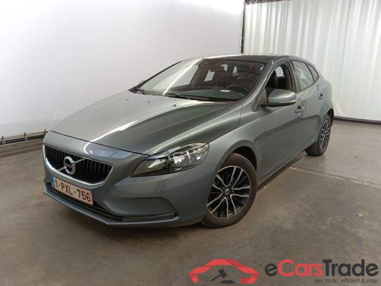 Volvo V40 D2-82 Momentum 5d #1