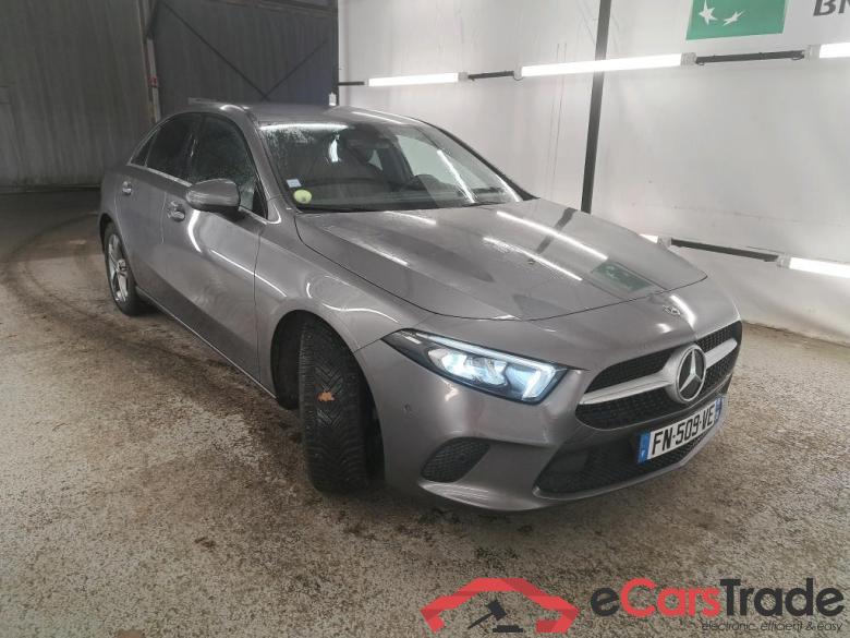 Mercedes A 180 d Business Line 7G-DCT MERCEDES-BENZ Classe A Berline / 2018 / 4P / Berline A 180 d Business Line 7G-DCT #4