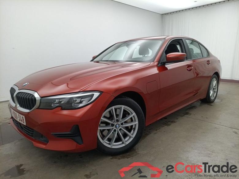 BMW 3 Reeks Berline 330e (215 kW) 4d #4