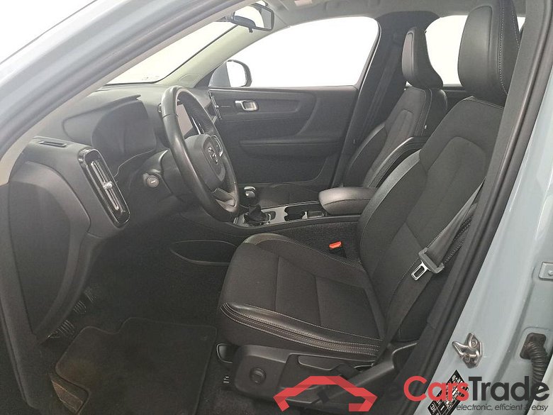 VOLVO XC40 2.0 D3 Momentum (EU6d-TEMP) Sensus Navigation Light & Cool #5