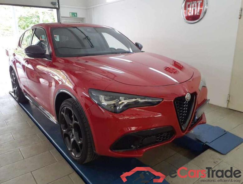 Alfa_romeo Competizione Q4 Stelvio #2