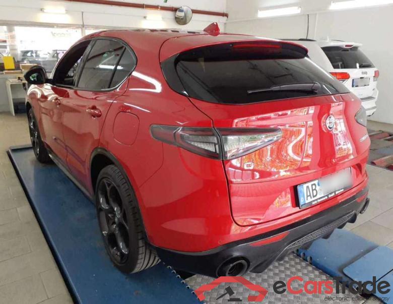 Alfa_romeo Competizione Q4 Stelvio #3