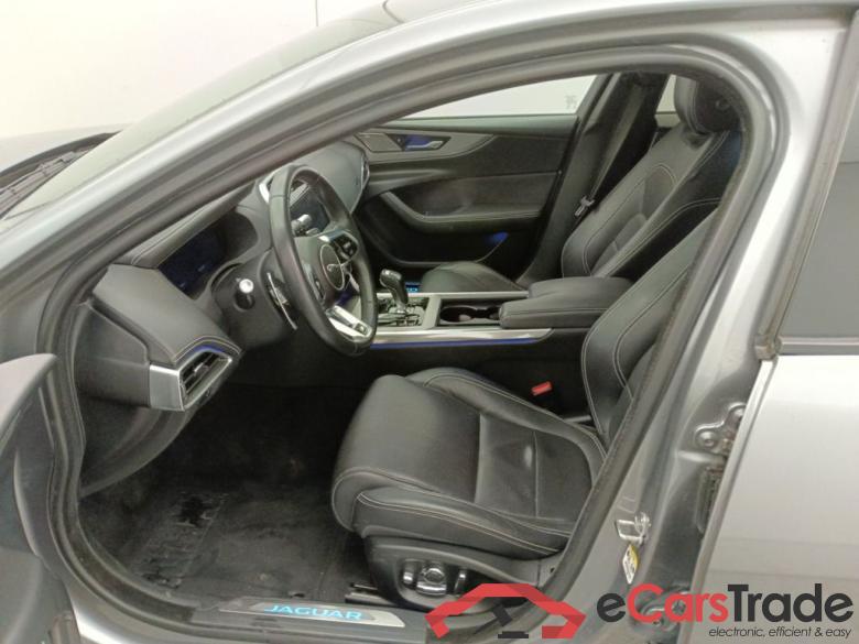 Jaguar XE D180 Aut. 4x4 R-Dynamic HSE 4d #6