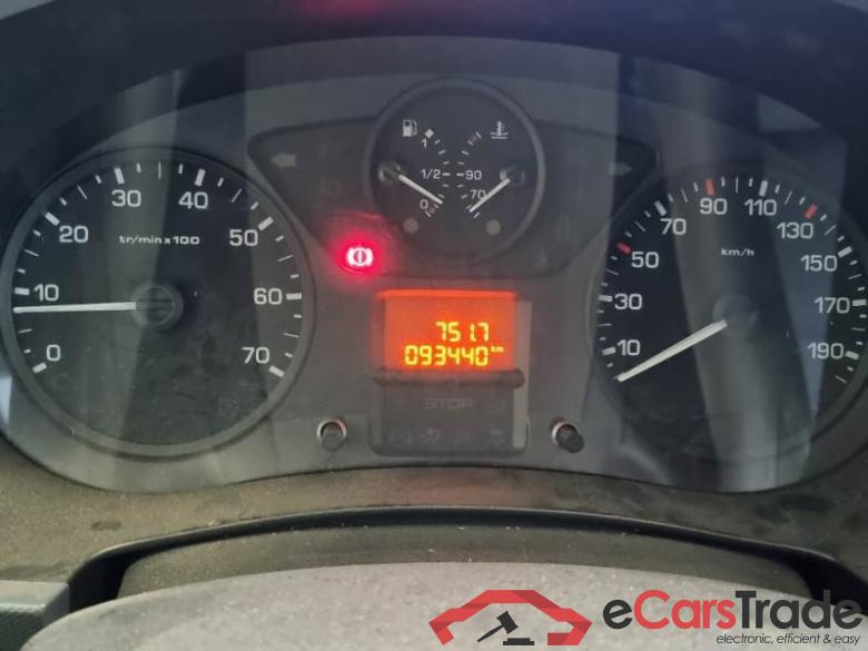 Citroen 8 CITROEN BERLINGO 2015 VEIC FURG 4P 1.6 HDI 90 CLUB VAN #4