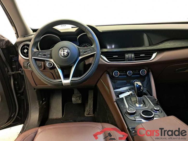 Alfa Romeo Stelvio 2.2d Aut. LED-Xenon Navi 1/2 Leather KeylessGo Klima PDC ... #6