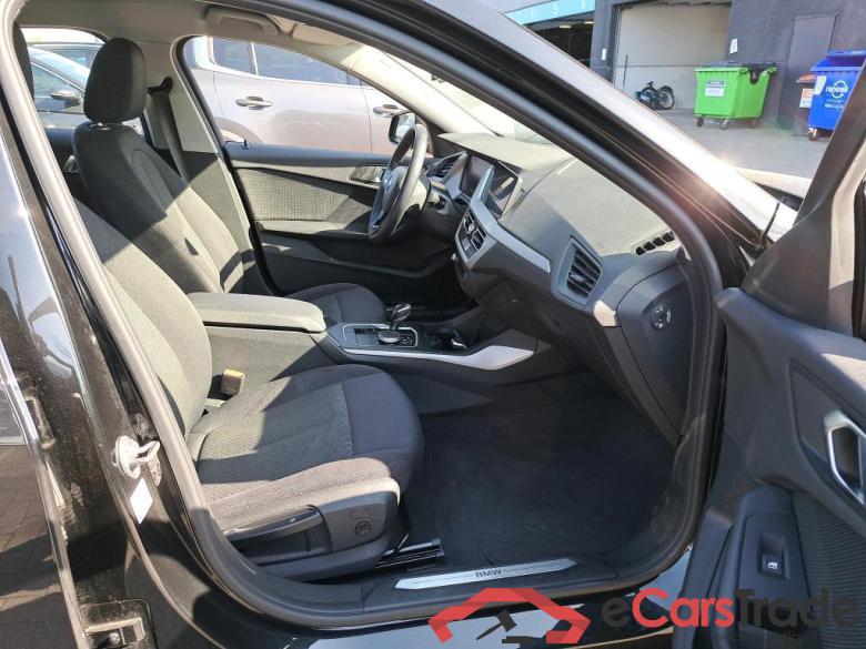 BMW - BMW 1 HATCH 116dA 116PK Advantage Pack Business Plus With Heated Seats & Cruise Control #3