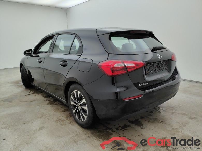 MERCEDES CLASSE A DIESEL (W177) A 180 d 116 Business Solution Essential 5d #3
