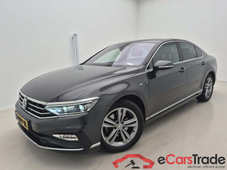 VOLKSWAGEN PASSAT 1.5 TSI Elegance Bns R DSG