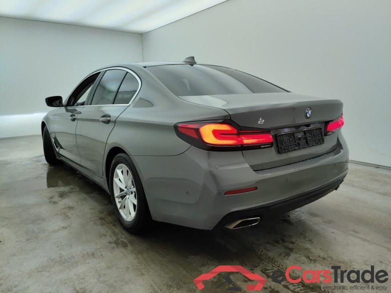 BMW 5 DIESEL - 2020 520 dA 190 MHD 4d #3