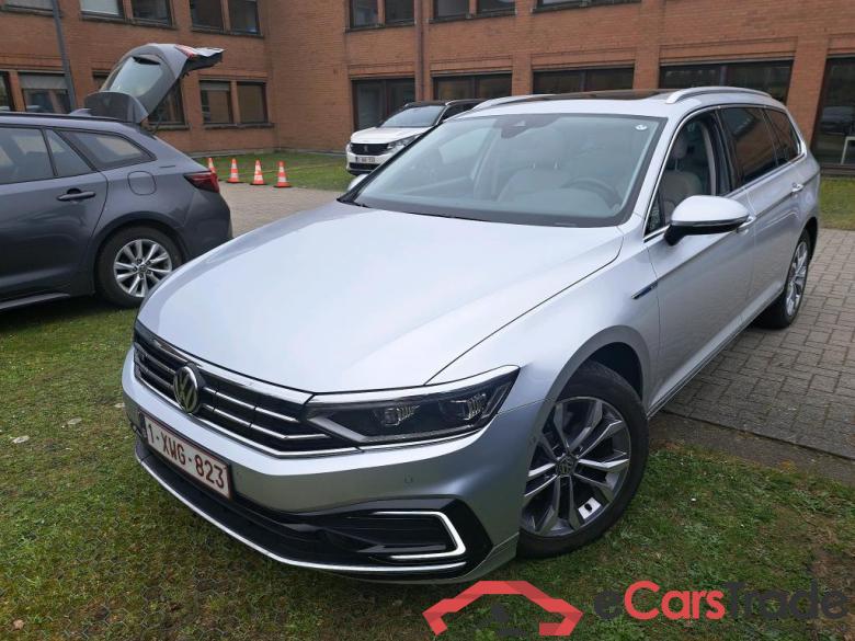 VOLKSWAGEN - VW  PASSAT VARIANT TSI GTE 218PK DSG6 Business Pack Adventure With Nappa Seats & Design & Comfort & Nav Discover Pro & LED Matrix & Winter I * HYBRID * #1