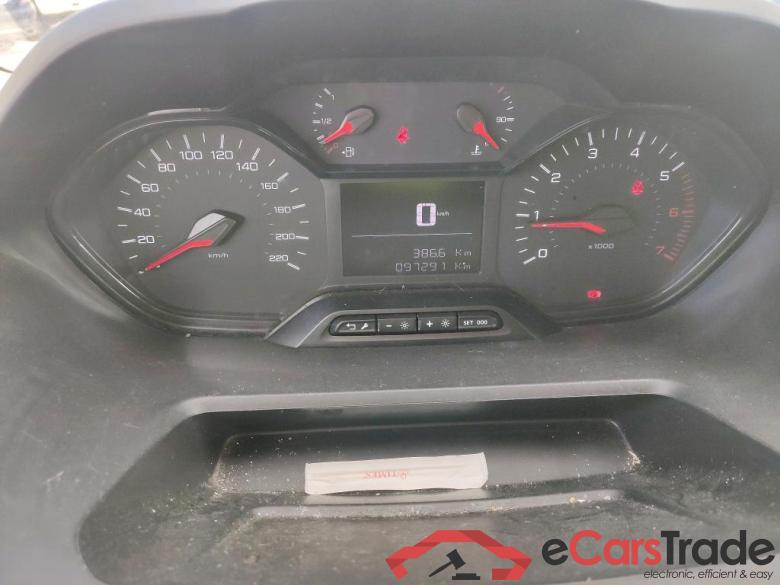 Peugeot Premium Standard 600kg BlueHDi 73kW (AC) PEUGEOT Partner / 2018 / 4P / furgón derivado de turismo Premium Standard 600kg BlueHDi 73kW (AC) #4