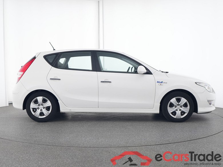 HYUNDAI i30  (Inzahlungnahme MwSt. nicht ausweisbar) 1.6 CRDi blue Classic Limousine - Reimport #4