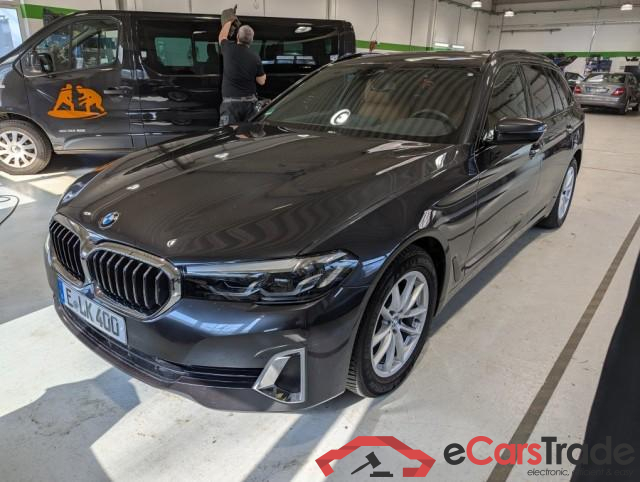 BMW 5-Serie Touring ´16 Baureihe 5 Touring 520 i Luxury Line 2.0 135KW AT8 E6d
