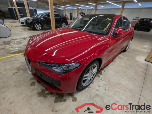 AlfaRomeo Giulia ´16 Giulia Lusso Ti 2.0 Turbo 147KW AT8 E6d #1