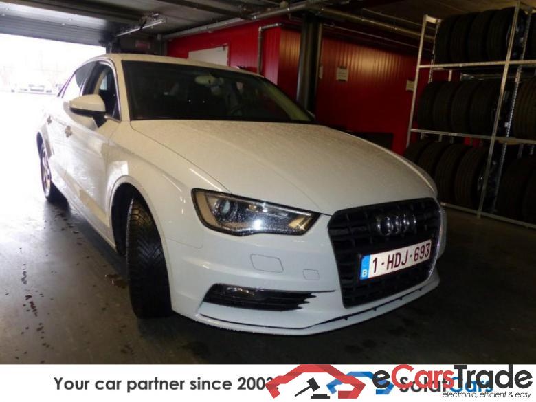 AUDI A3 BERLINE 1.6 TDi 110hp Ambiente 6V Xenon Navi 1/2 leather Keyless GO Klima PDC #2