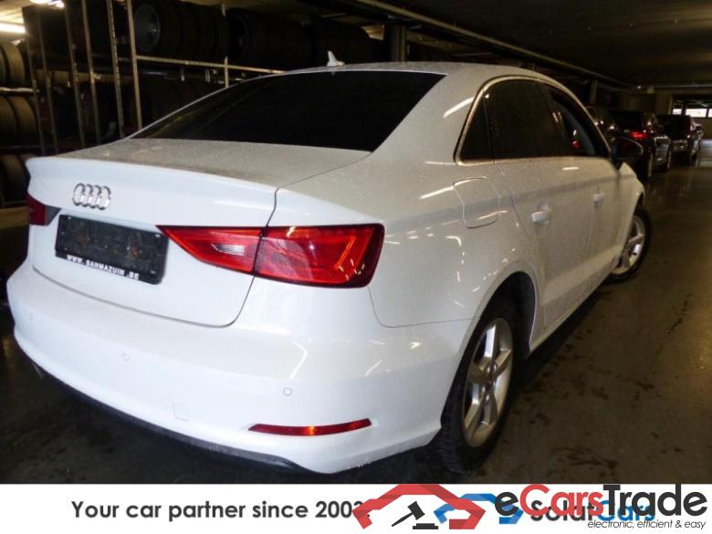 AUDI A3 BERLINE 1.6 TDi 110hp Ambiente 6V Xenon Navi 1/2 leather Keyless GO Klima PDC #3
