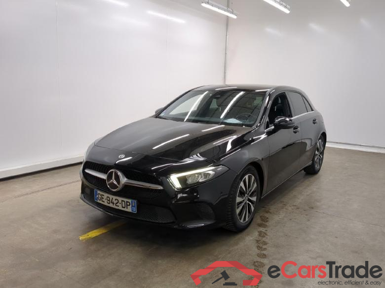 Mercedes A 180 Business Line 7G-DCT MERCEDES-BENZ Classe A Compact / 2018 / 5P / Berline A 180 Business Line 7G-DCT