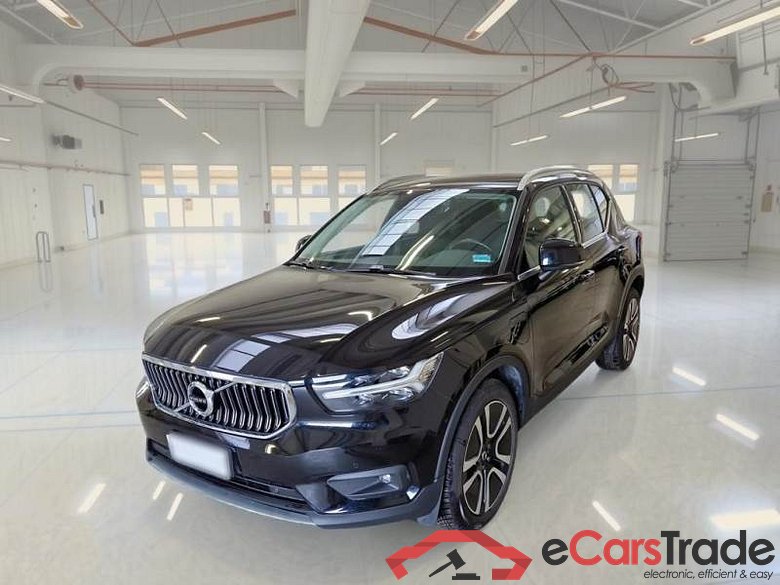 Volvo 191 VOLVO XC40 / 2017 / 5P / SUV T5 PLUG-IN HYBRID RECH INSCRIP EXPR #1