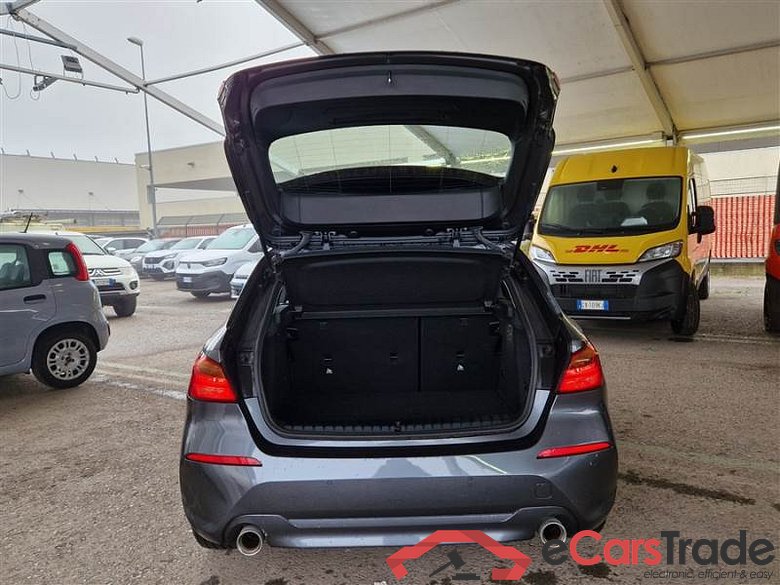 BMW 118D BMW SERIE 1 / 2019 / 5P / BERLINA 118D BUSINESS ADVANTAGE #5