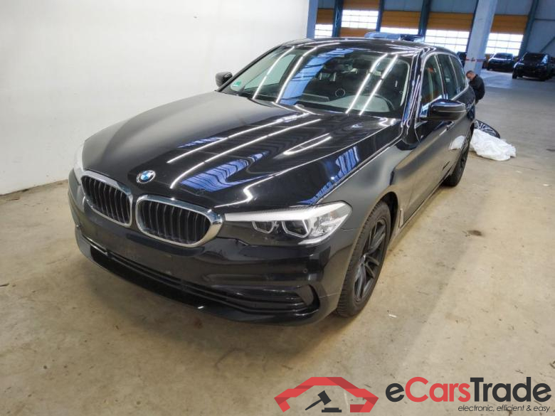 BMW 5-Serie Touring ´16 Baureihe 5 Touring 520 i Sport Line 2.0 135KW AT8 E6dT