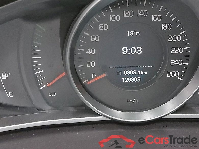 VOLVO - VOL V40 D2 120PK Black Edition #5