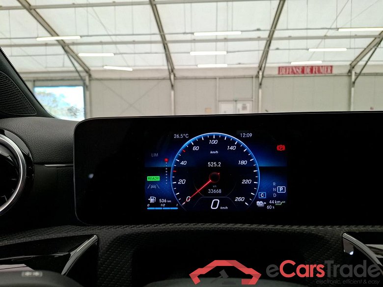 Mercedes A 250 e Business Line 8G-DCT MERCEDES-BENZ Classe A Compact / 2018 / 5P / Berline A 250 e Business Line 8G-DCT #6