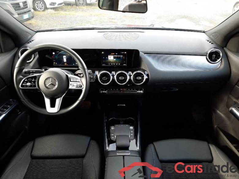 Mercedes 31 MERCEDES-BENZ GLA / 2020 / 5P / CROSSOVER GLA 180 D AUTOMATIC SPORT PLUS #3