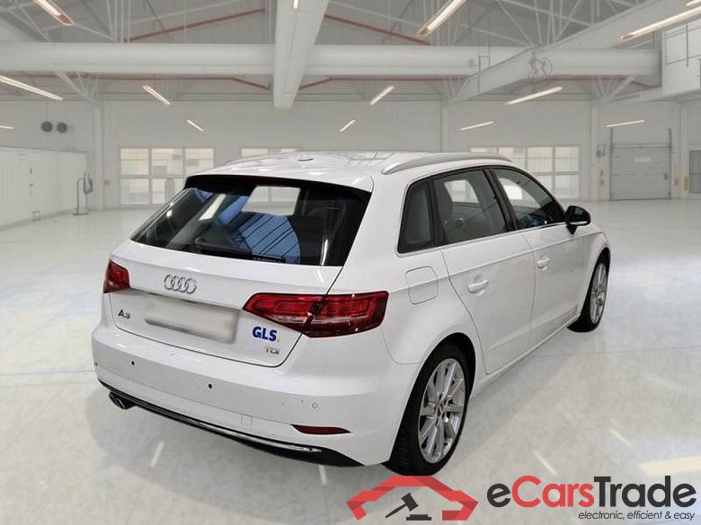 Audi 29 AUDI A3 / 2016 / 5P / BERLINA 2.0 TDI DESIGN SB #2