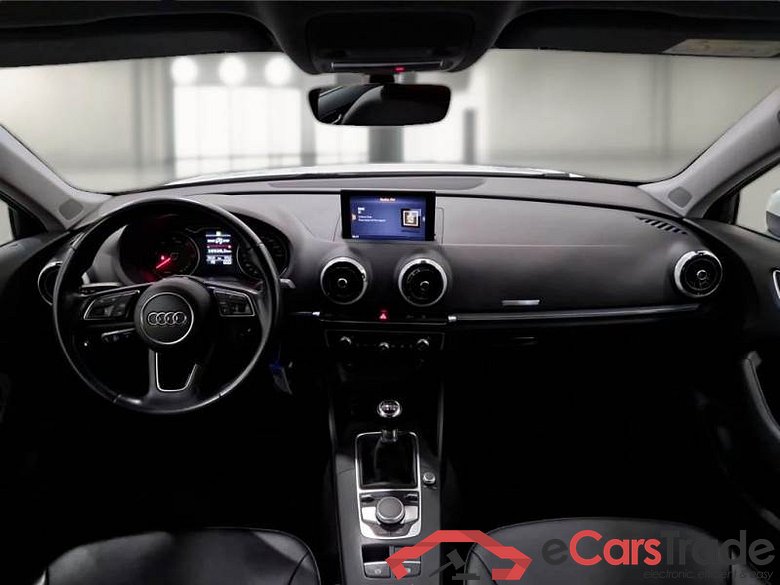 Audi 29 AUDI A3 / 2016 / 5P / BERLINA 2.0 TDI DESIGN SB #3