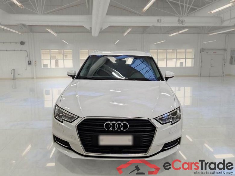 Audi 29 AUDI A3 / 2016 / 5P / BERLINA 2.0 TDI DESIGN SB #6