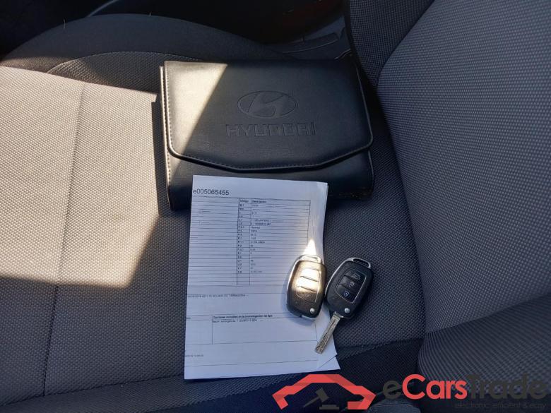 Hyundai 1.1 CRDi Go!(SP) HYUNDAI i20 / 2014 / 5P / berlina con portón 1.1 CRDi Go!(SP) #5