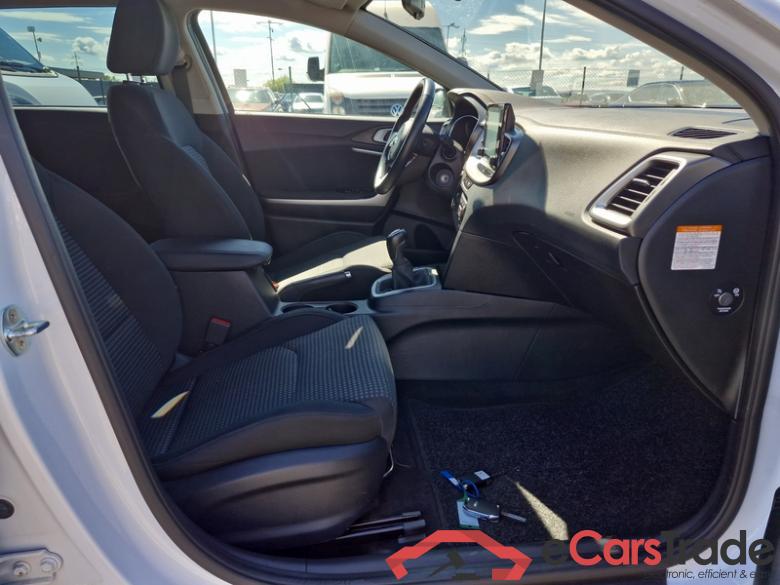 Kia  Ceed Sportswagon (2018->) Ceed SW 1.6 CRDi 100 Fresh #6