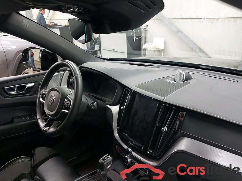 VOLVO - VOL XC60 T4 190PK Geartronic R-Design Pack Xenium Pro With Nappa Sport Seats & AirSuspension Four C & Upgrade Premium Audio & Intellisafe Pro & Semi Auto Foldable Towing Hook * PETROL * #3