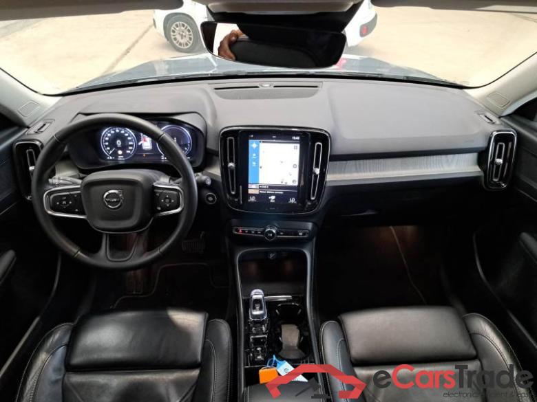 Volvo 218 VOLVO XC40 / 2017 / 5P / SUV T5 PLUG-IN HYBRID AUTO RECHARGE INSCR. #3