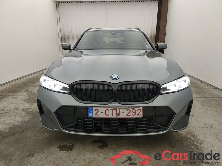 BMW 3 Reeks Touring 330e (215 kW) 5d