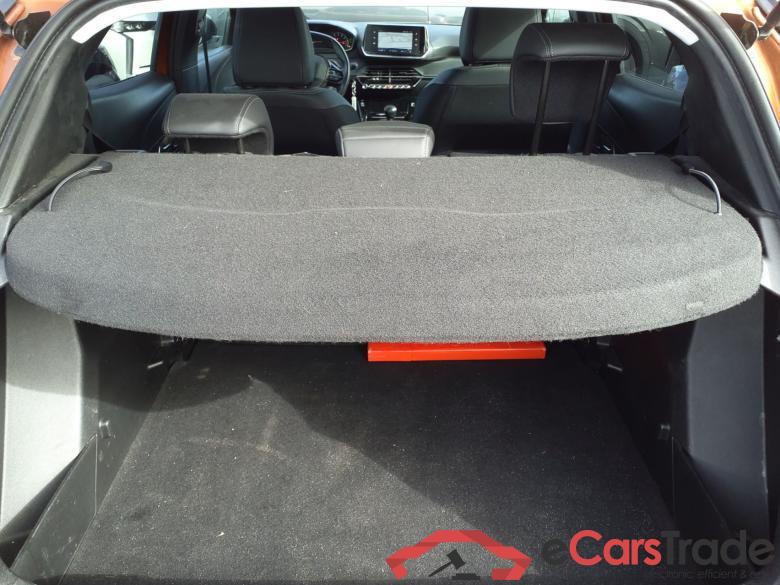 PEUGEOT 2008 1.2 PureTech 100 S&S Allure BVM #2