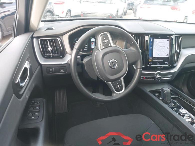 VOLVO XC60 / 2017 / 5P / todoterreno 2.0 B5 D AWD Momentum Auto #3