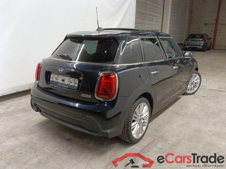 Mini 5 door Cooper (100 kW) 5d #2