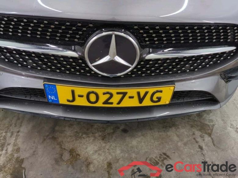 MERCEDES-BENZ CLA-klasse Shooting Brake 180 Bns Sol. AMG #4