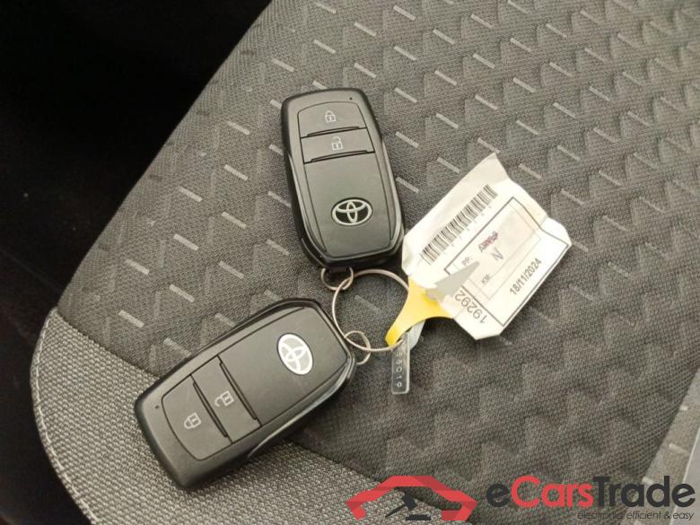 Toyota Yaris Cross 1.5 VVT-ie Hybrid Dynamic Plus CVT 5d #4