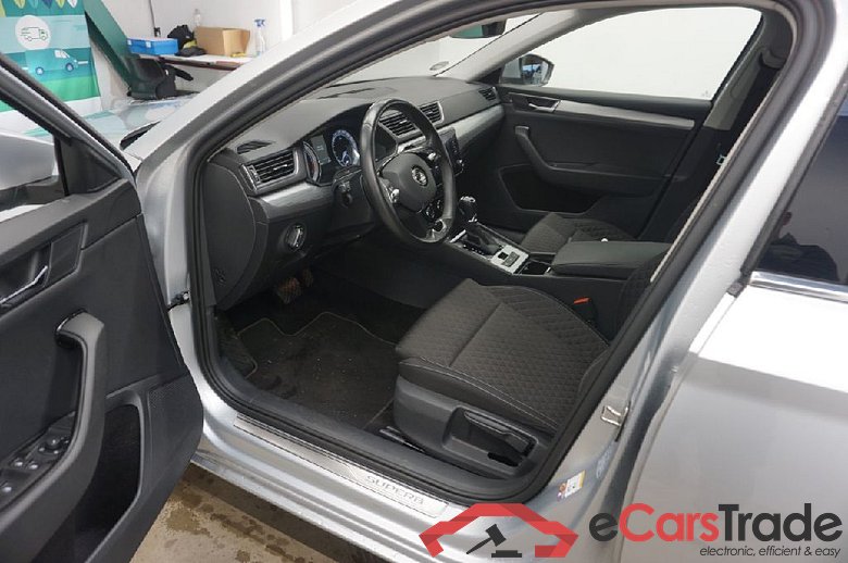 Superb Combi Ambition 4x4 2.0 TDI 140KW AT7 E6dT #4