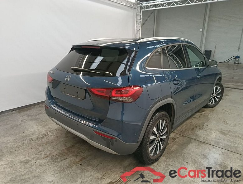 Mercedes-Benz GLA GLA 250 e 5d #2