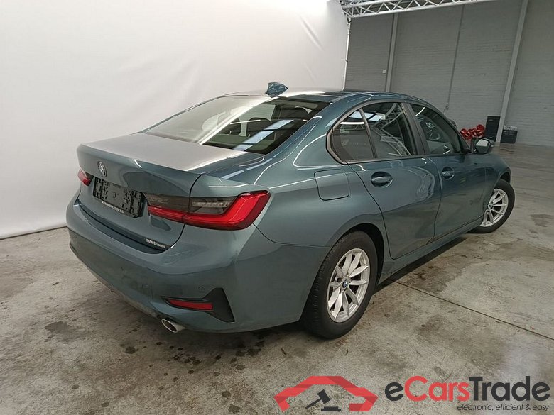 BMW 3 Reeks Berline 318dA (100 kW) 4d #2