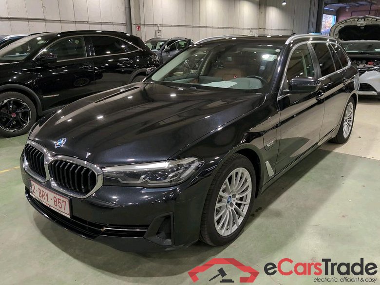 BMW 530e Touring Aut. LED-Xenon LC-Pro Navi-Pro Ambient Sport-Leather KeylessGo Camera Klima PDC ... #1