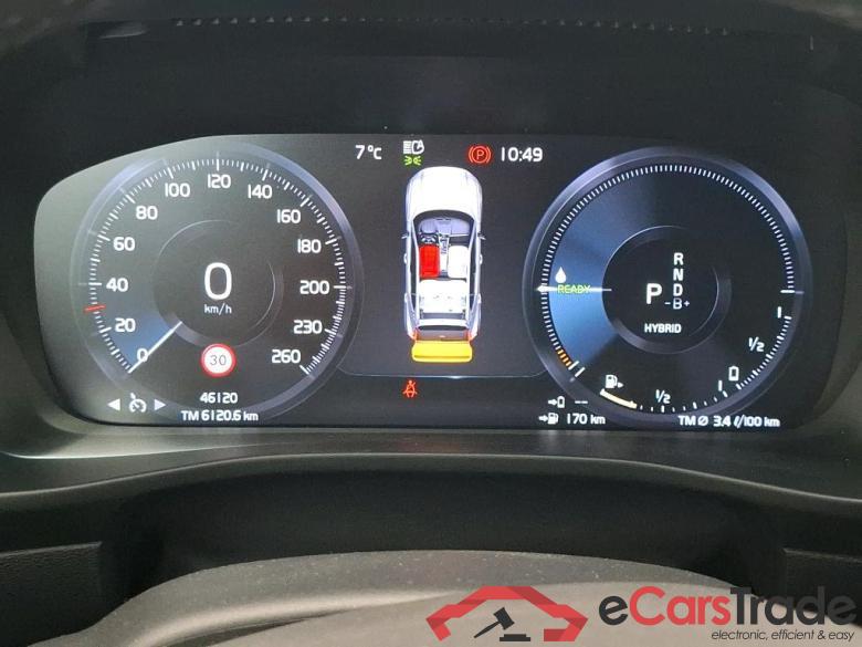 VOLVO XC40 / 2022 / 5P / SUV Recharge T5 262 DCT7 Plus #6