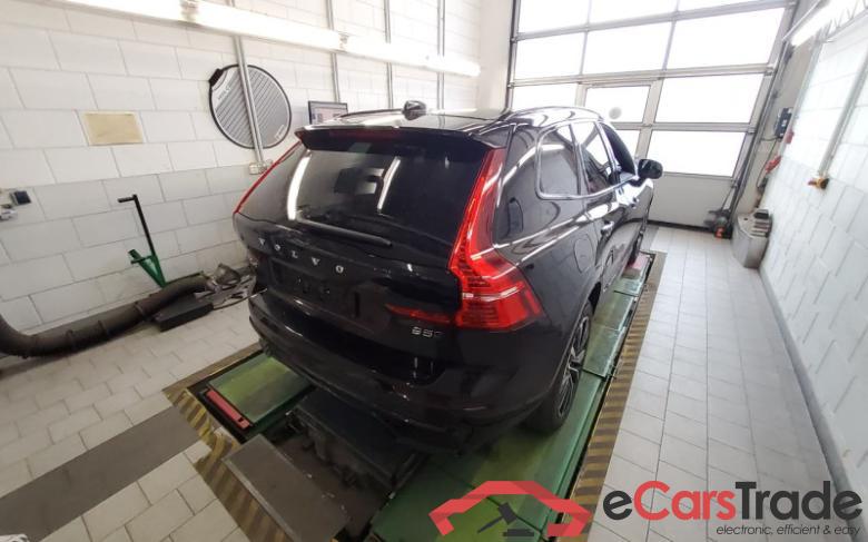 Volvo XC60 (03.2017->) DE - SUV5 B5 (Benzin) AWD EU6d, Plus Dark Mild-Hybrid (EURO 6d), (Facelift) 2022 #3